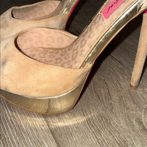 Betsey Johnson Ireen Nude Multi Beaded Ankle Cuff Platform Heels - Picture 9 of 10